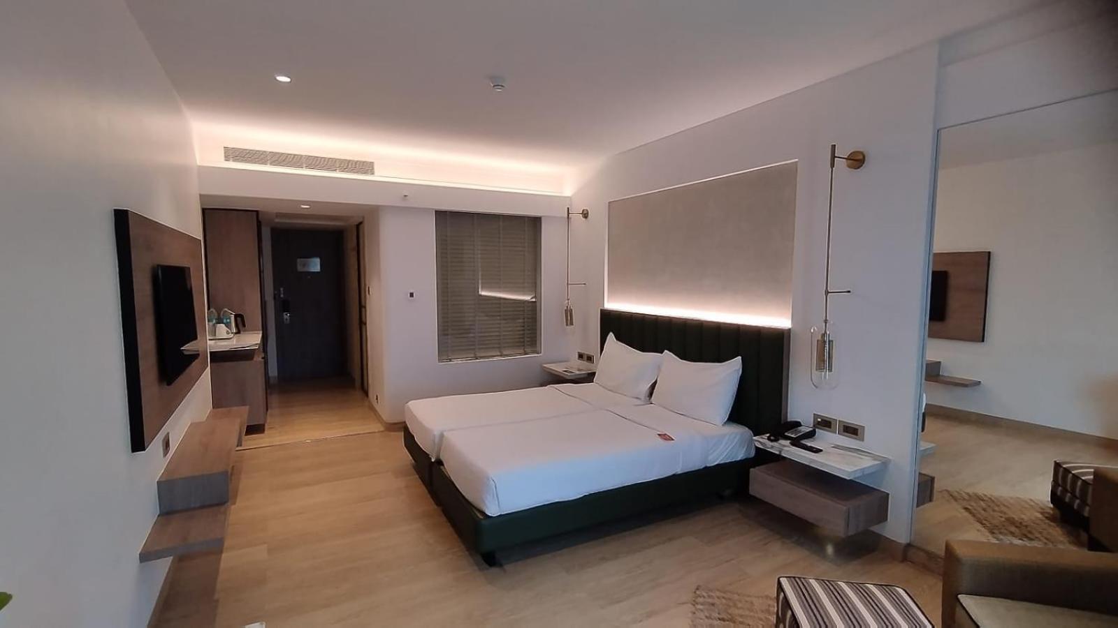 Mirage Hotel Mumbai Exterior foto