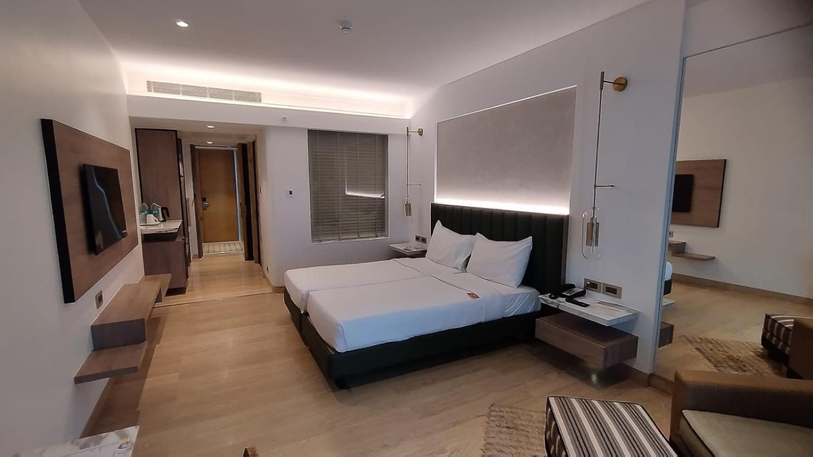 Mirage Hotel Mumbai Exterior foto